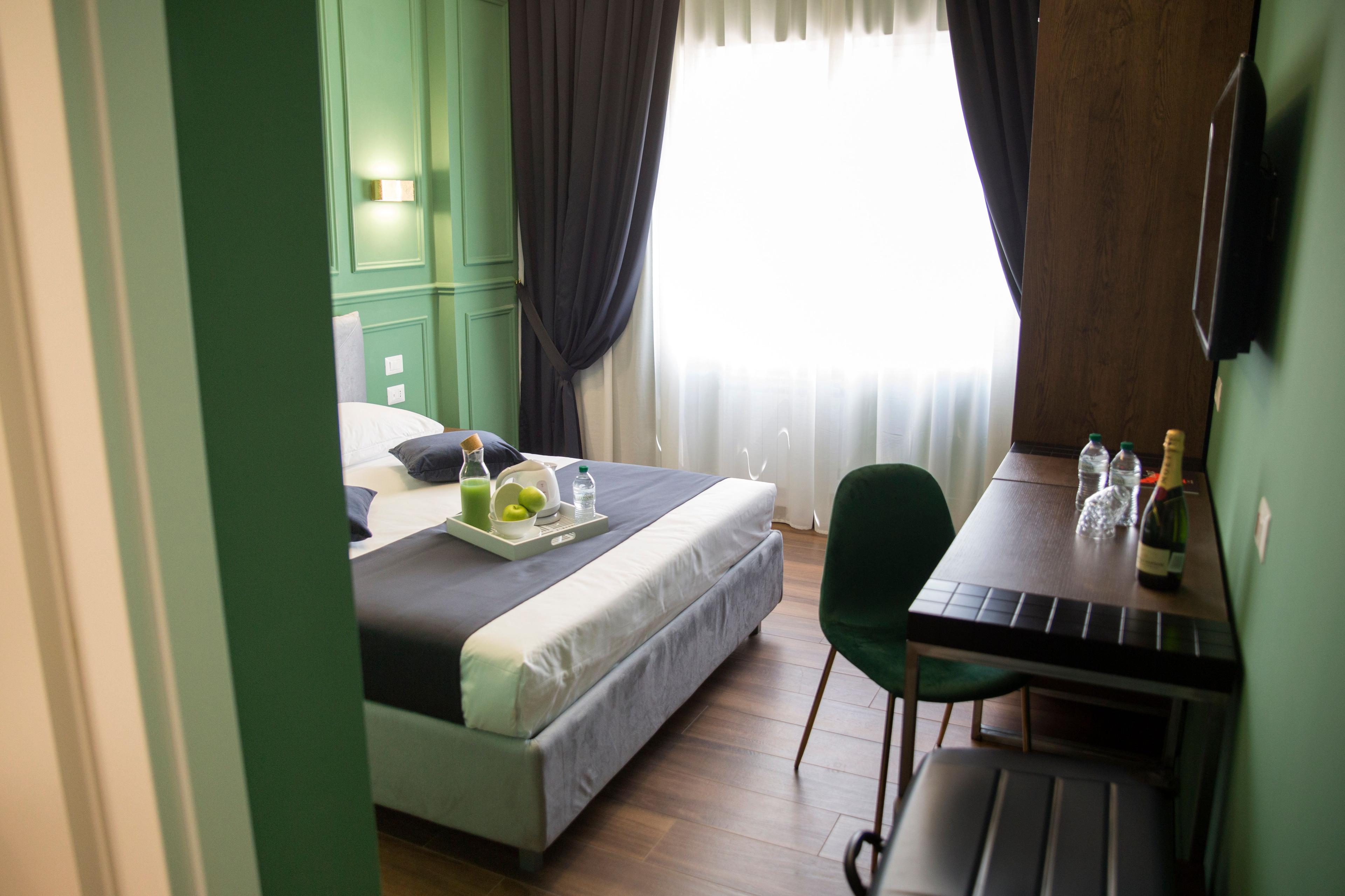 R3 · Green Suite